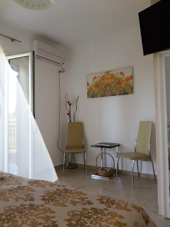 Rodon Apartments Tsoukaladhes Luaran gambar